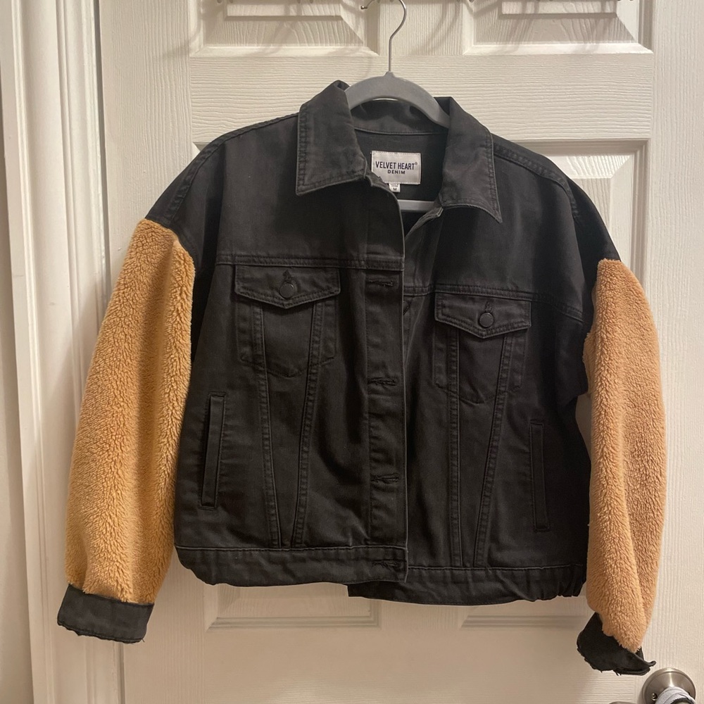 Velvet Heart Denim Jacket w/ Sherpa Sleeves - size M